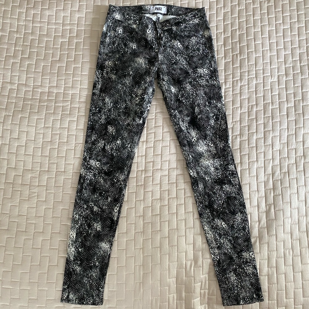 EUC PAIGE Feather Print Verdugo Ultra Skinny Jeans